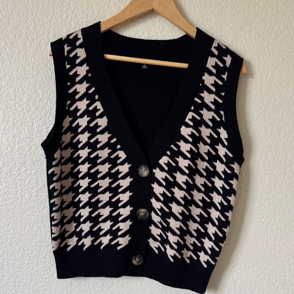 Haute Monde Black and Cream Houndstooth Sweater Vest